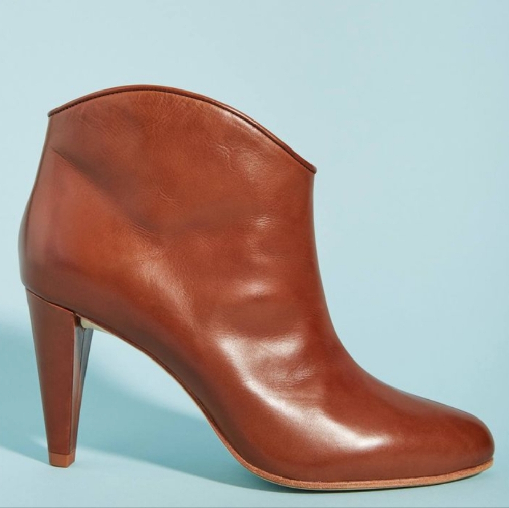 Etienne Aigner Seville Bootie Brown - Picture 2 of 15
